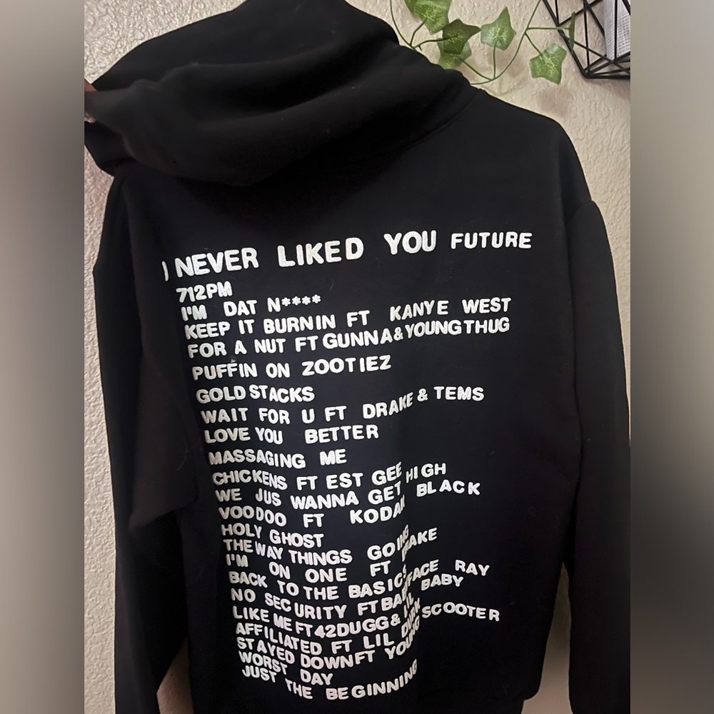 future merch - Picture 2 of 3